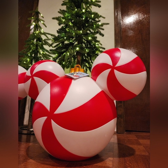 Disney Store Mickey Mouse Large Color Changing Holiday Icon Disney Parks 2024 - Picture 13 of 16